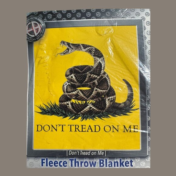 Erazor Bits Don't Tread On Me Fleece Throw Blanket 50" X 60" - Picture 3 of 7